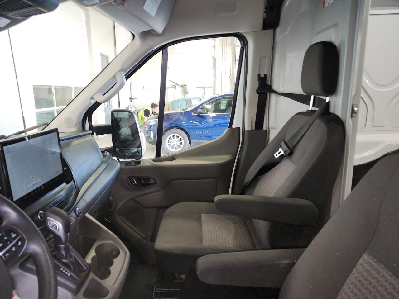 2023 Ford Transit Cargo Van BASE Photo2