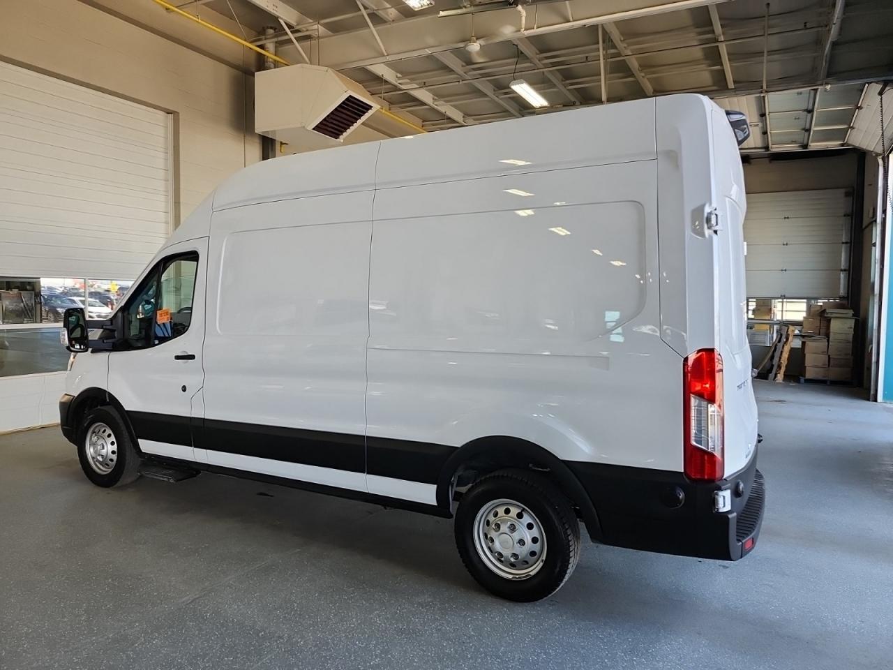 2023 Ford Transit Cargo Van BASE Photo5