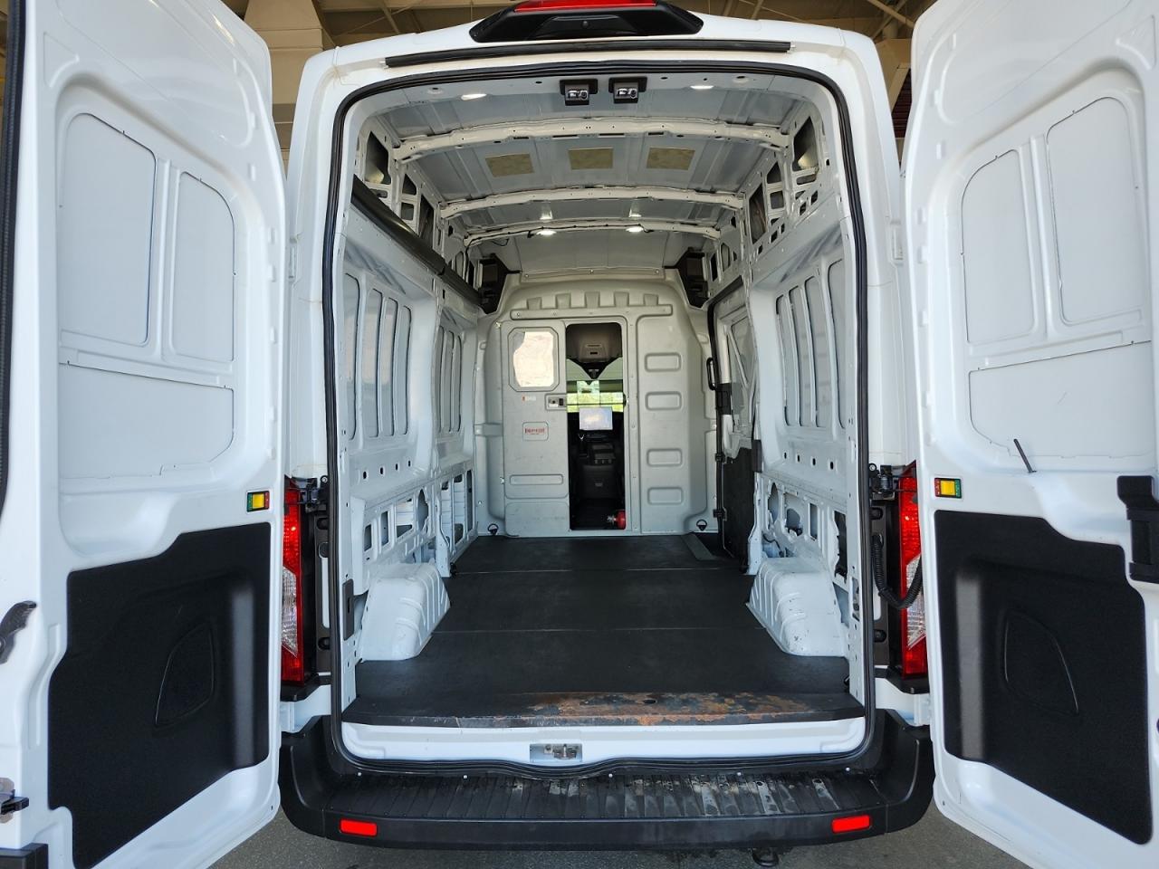 2023 Ford Transit Cargo Van BASE Photo3