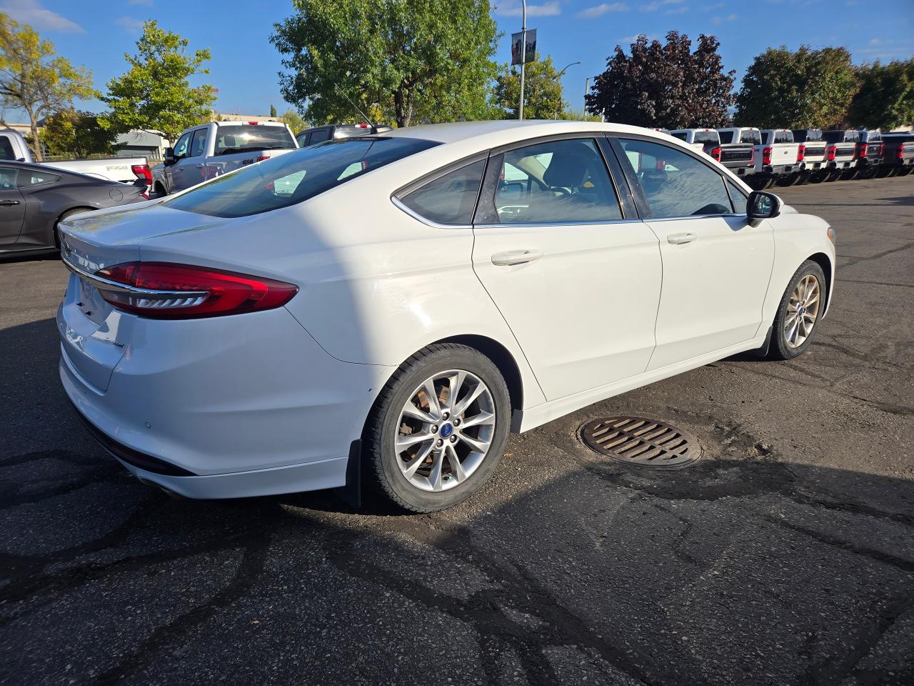 2017 Ford Fusion SE Photo4