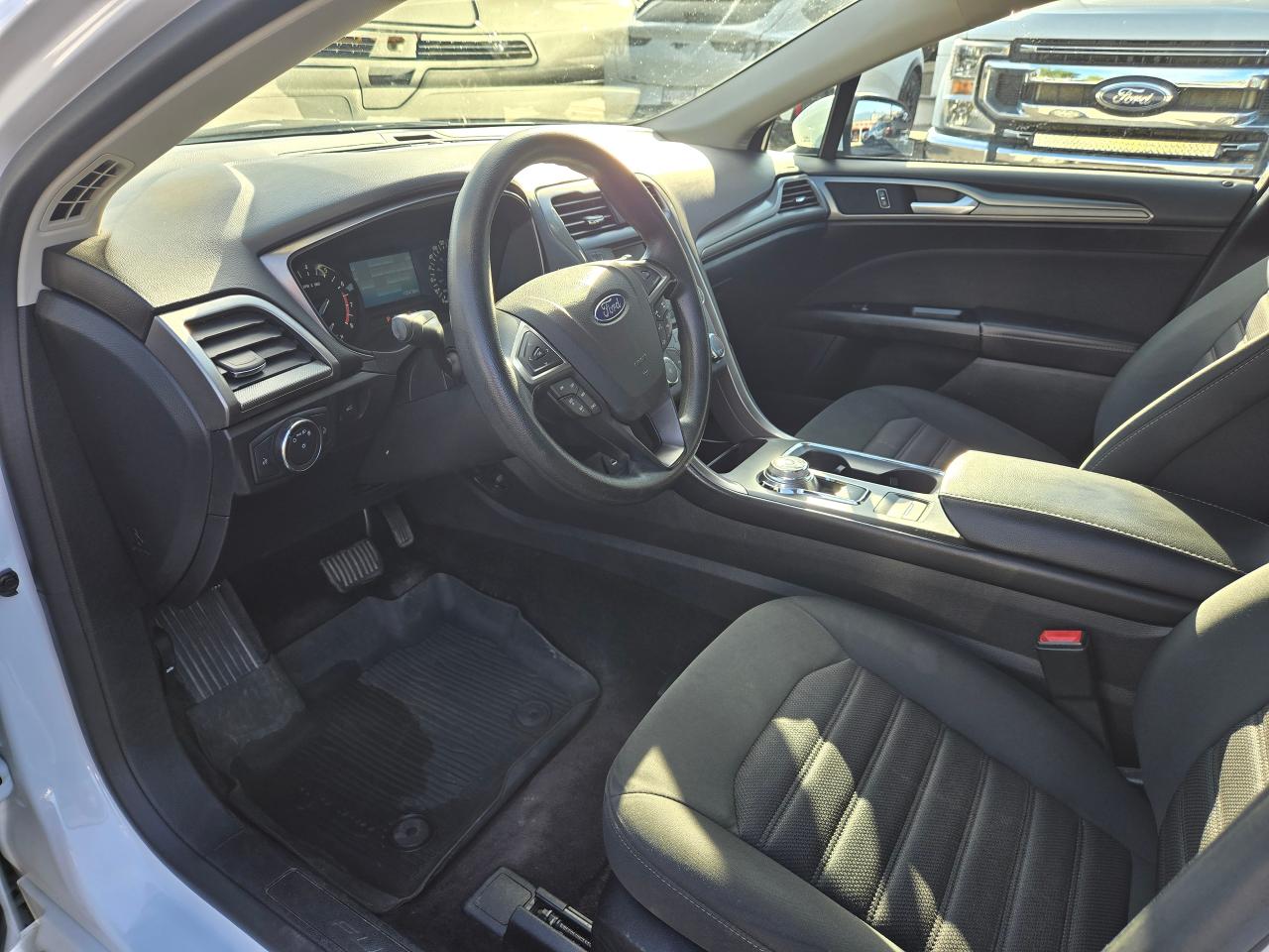2017 Ford Fusion SE Photo5