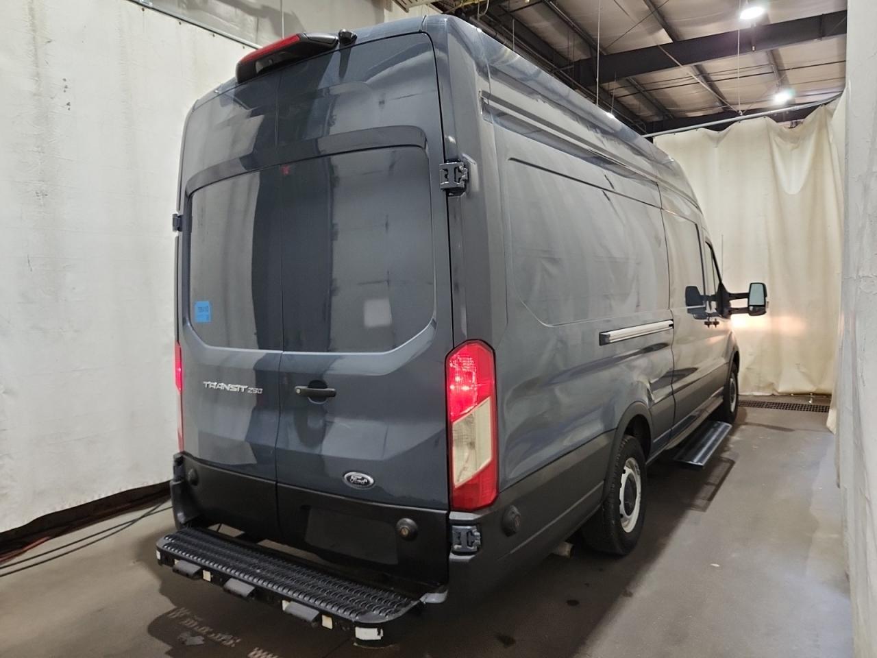 2021 Ford Transit Cargo Van BASE Photo5
