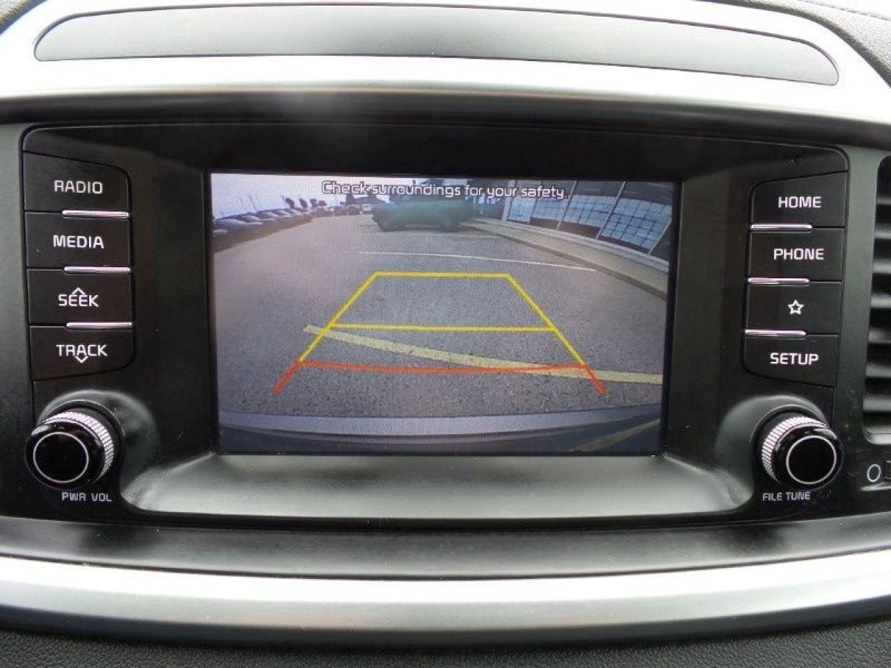 2019 Kia Sorento LX Photo5