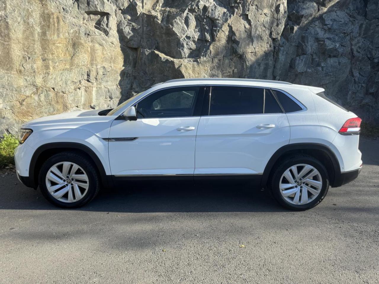 2020 Volkswagen Atlas Cross Sport Execline 3.6 FSI 4MOTION Photo3