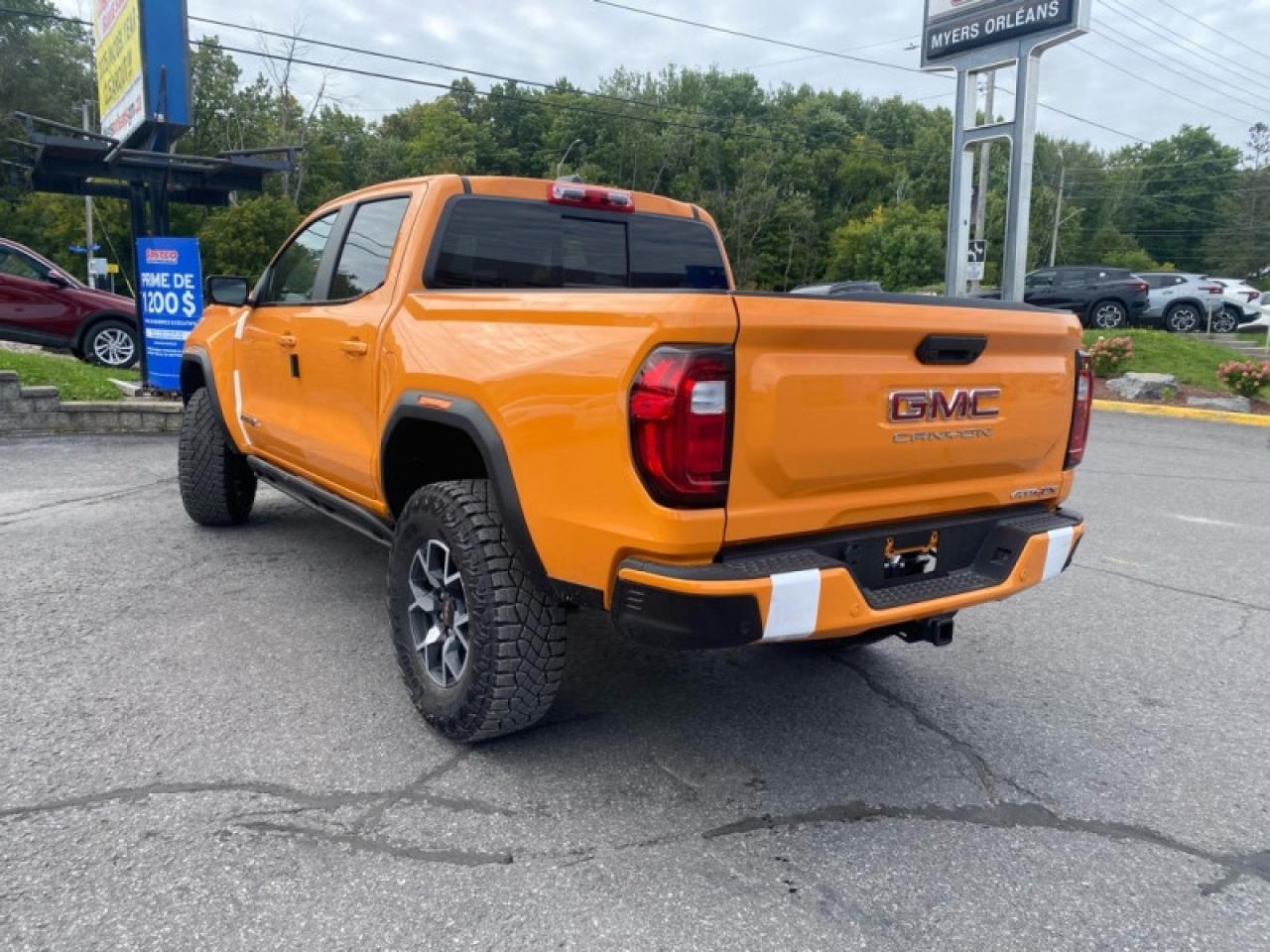 2026 GMC Canyon AT4X  - Leather Seats Photo2