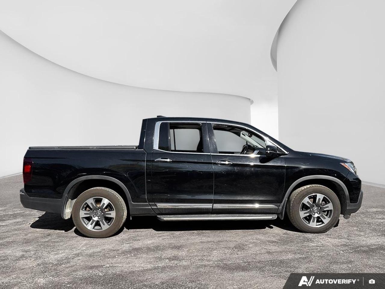 2019 Honda Ridgeline Touring  - Navigation -  Cooled Seats Photo2