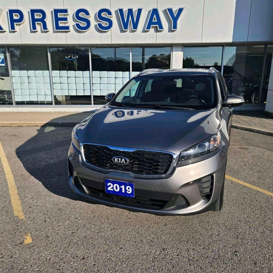 2019 Kia Sorento LX Photo1