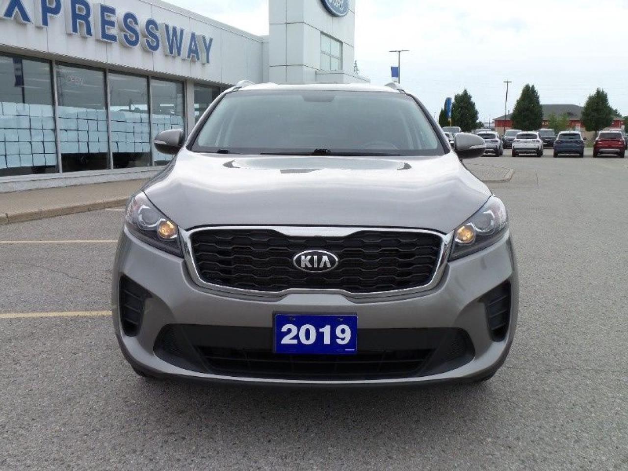 2019 Kia Sorento LX, AWD, 2.4L ENGINE, HEATED SEATS AND WHEEL! Photo