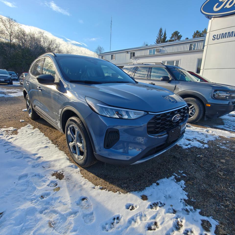 2025 Ford Escape ST-Line AWD Photo3