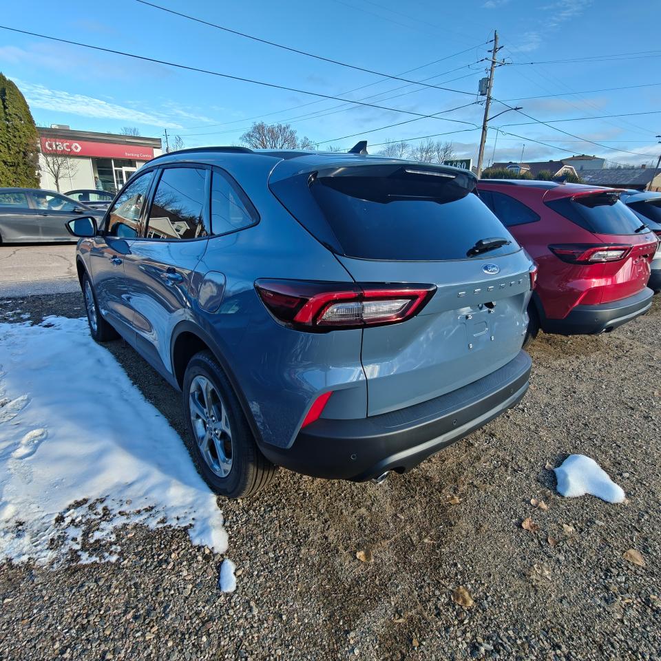 2025 Ford Escape ST-Line AWD Photo