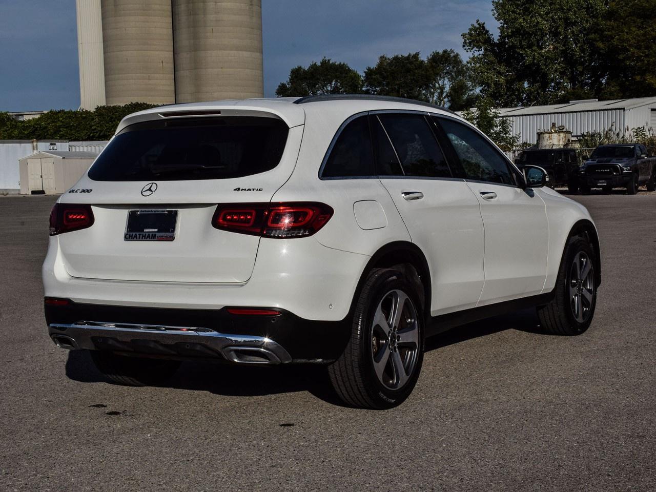 2022 Mercedes-Benz GLC GLC 300 4MATIC SUV Photo3