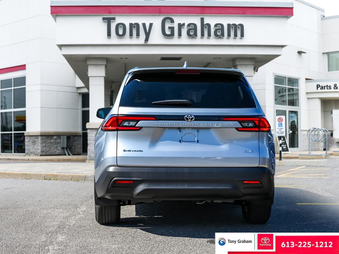 2025 Toyota Grand Highlander Hybrid XLE Photo3