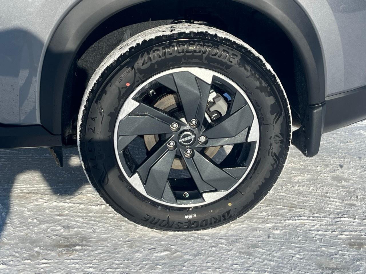 2026 Nissan Rogue AWD SV Moonroof Photo