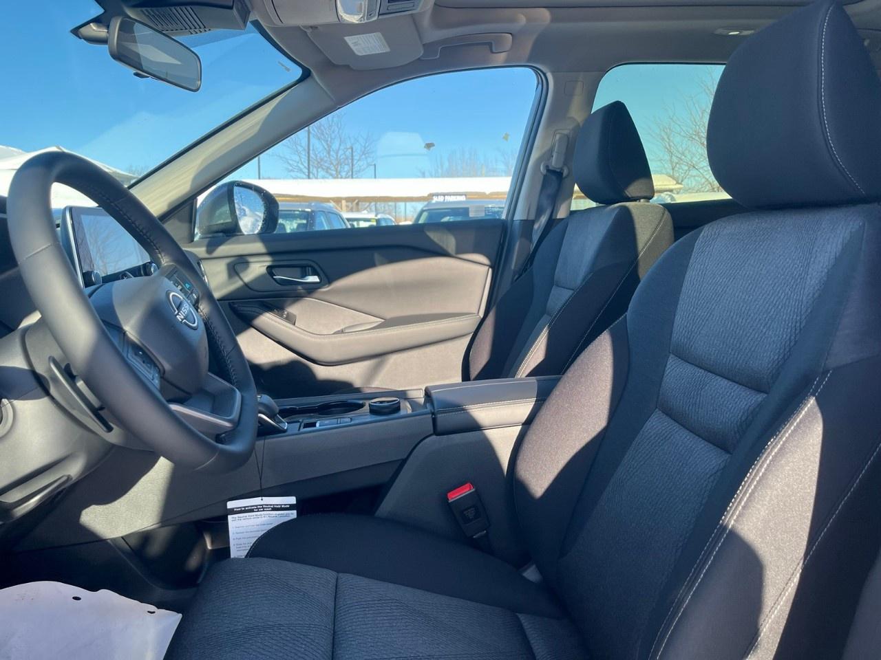 2026 Nissan Rogue AWD SV Moonroof Photo