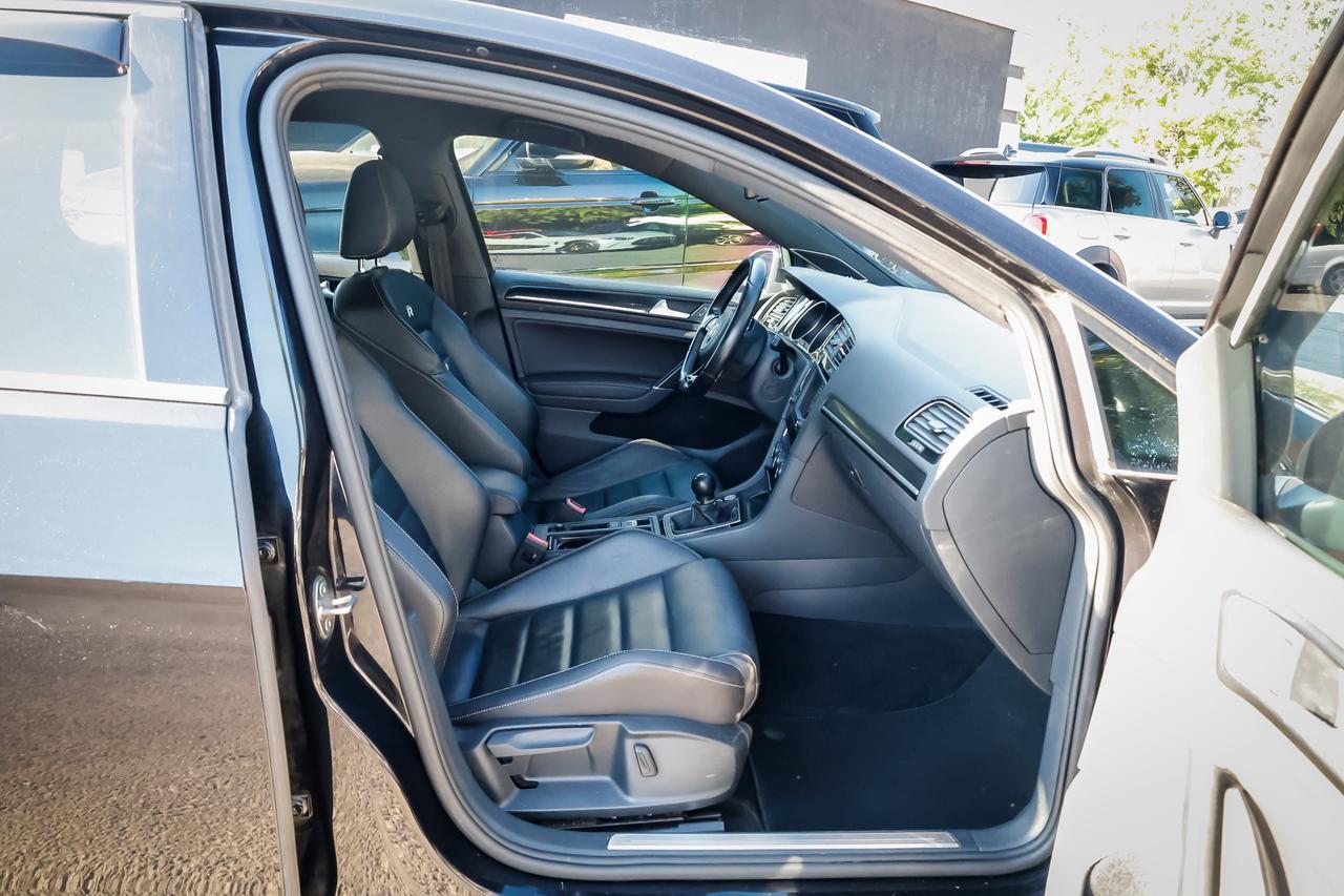 2016 Volkswagen Golf R Base Photo