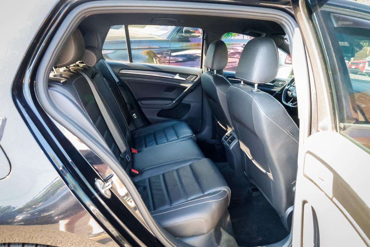 2016 Volkswagen Golf R Base Photo