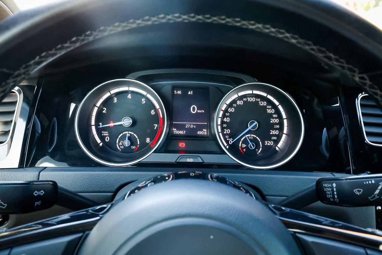 2016 Volkswagen Golf R Base Photo