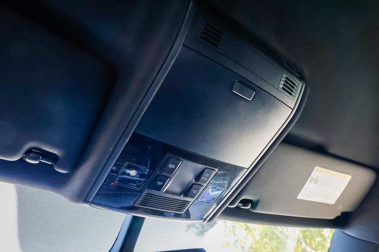 2016 Volkswagen Golf R Base Photo