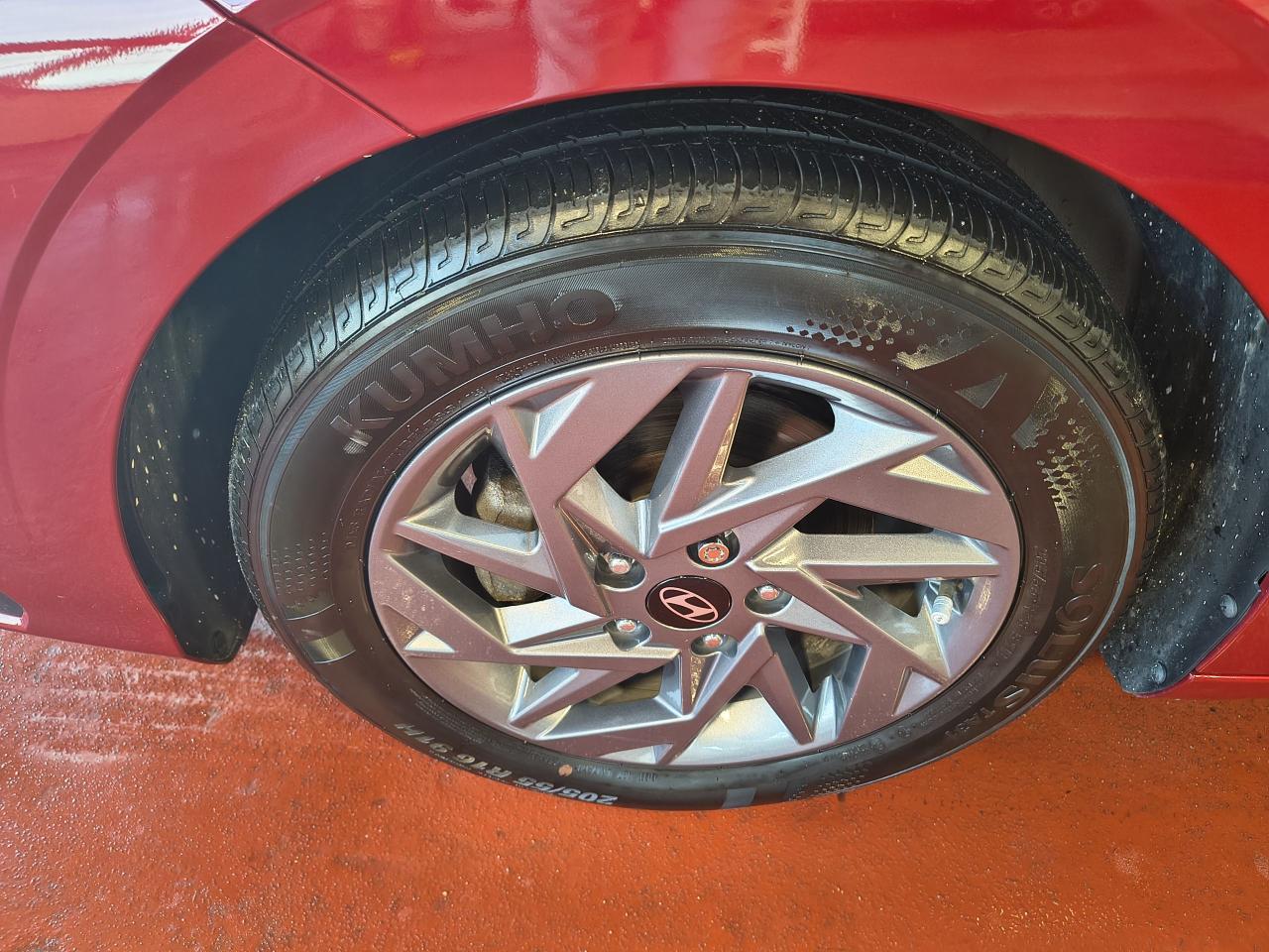 2024 Hyundai Elantra Preferred Photo0