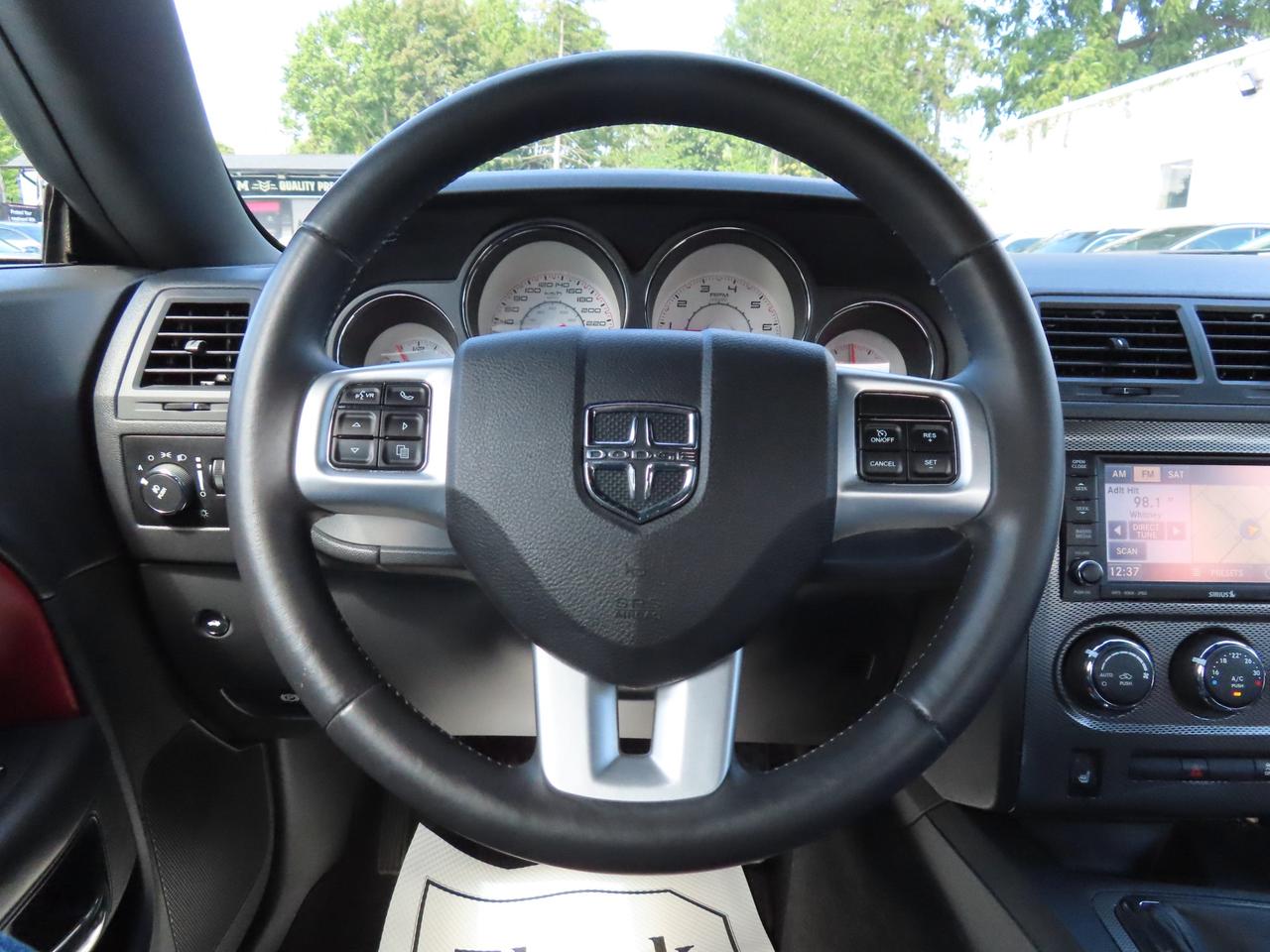 2013 Dodge Challenger R/T Classic - 6-SPEED MANUAL - LOW LOW KMS Photo