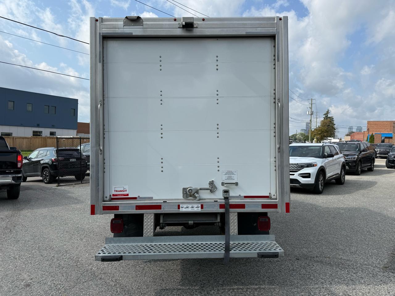 2024 Ford Transit 250 3.5L V6 GAS 12 FT SRW ALUM. BOX CUBE VAN WITH PULL Photo4