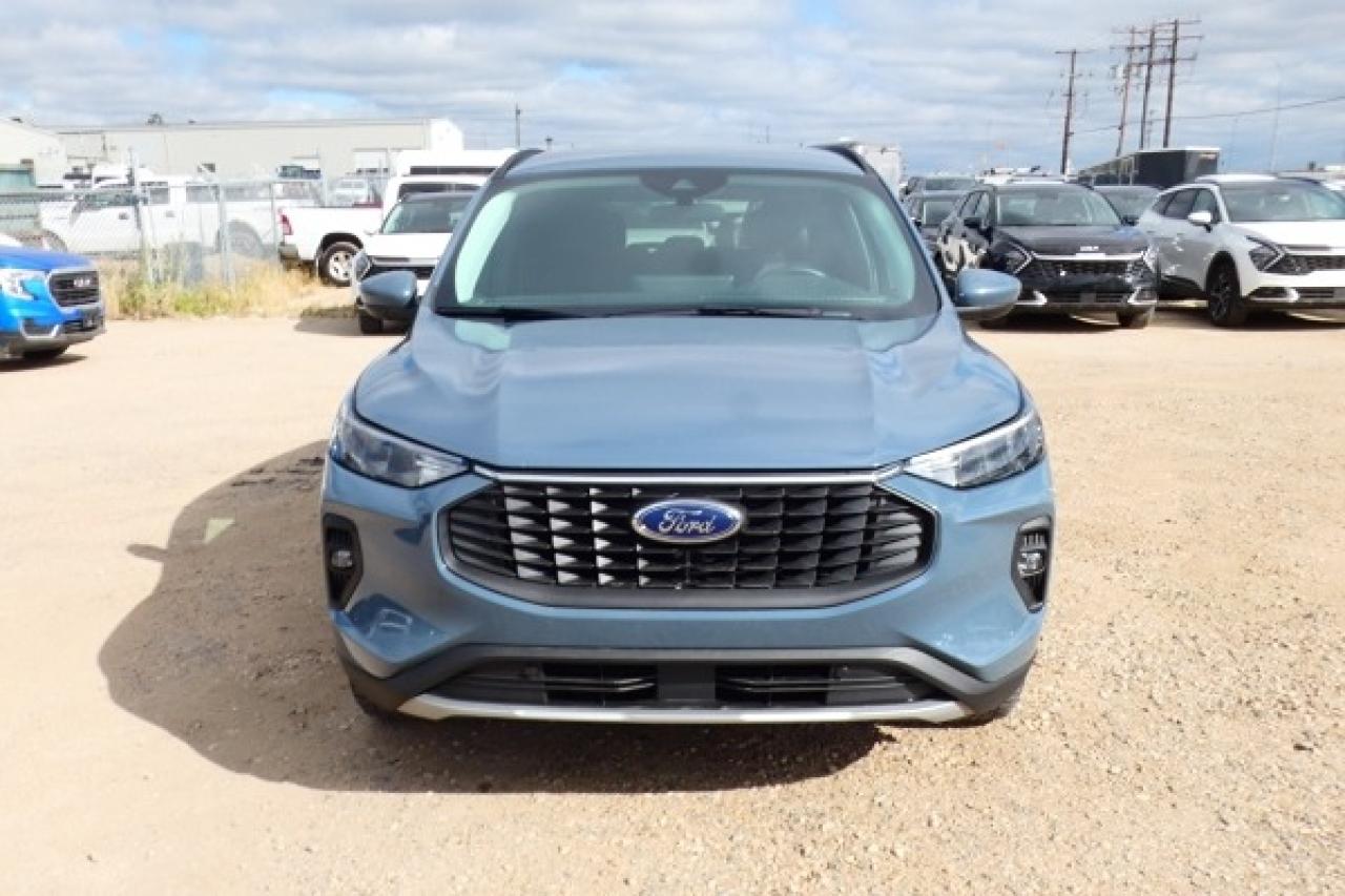 2024 Ford Escape PHEV Hybrid FWD w/Htd L.wrap, NAV, BUC - Photo #3