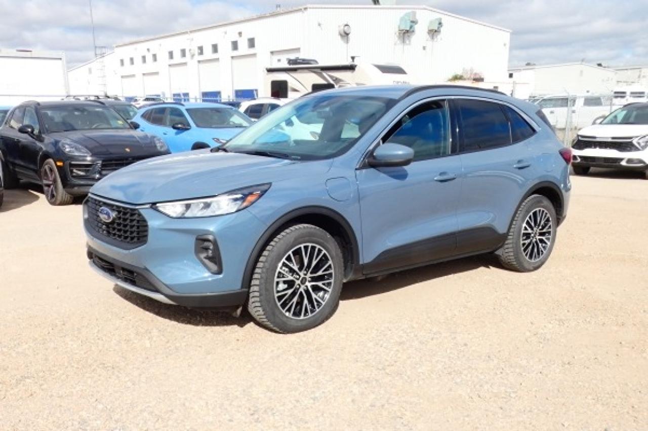 2024 Ford Escape PHEV Hybrid FWD w/Htd L.wrap, NAV, BUC - Photo #2