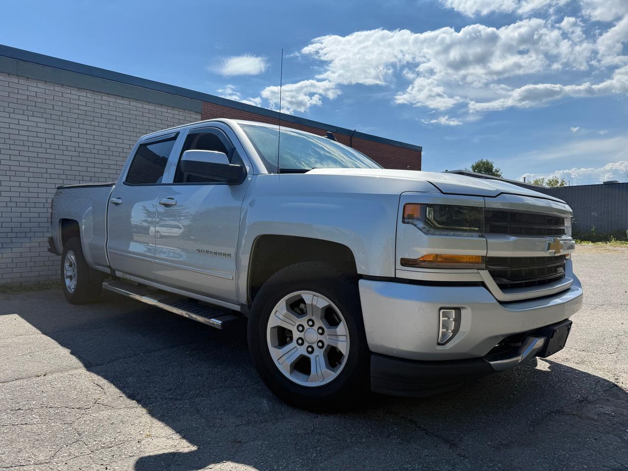 Used 2017 Chevrolet Silverado 1500 LT 4X4 LB *SAFETY INCL*CLEAN CARFAX*LTZ PKG* for sale in North York, ON