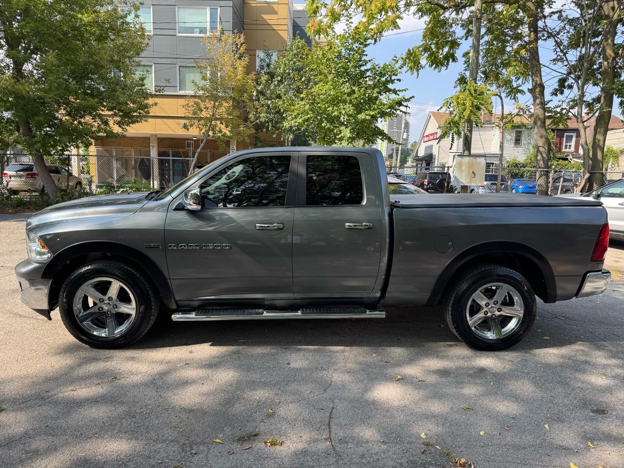 2012 RAM 1500 Big Horn Hemi - 4X4 - Photo #2
