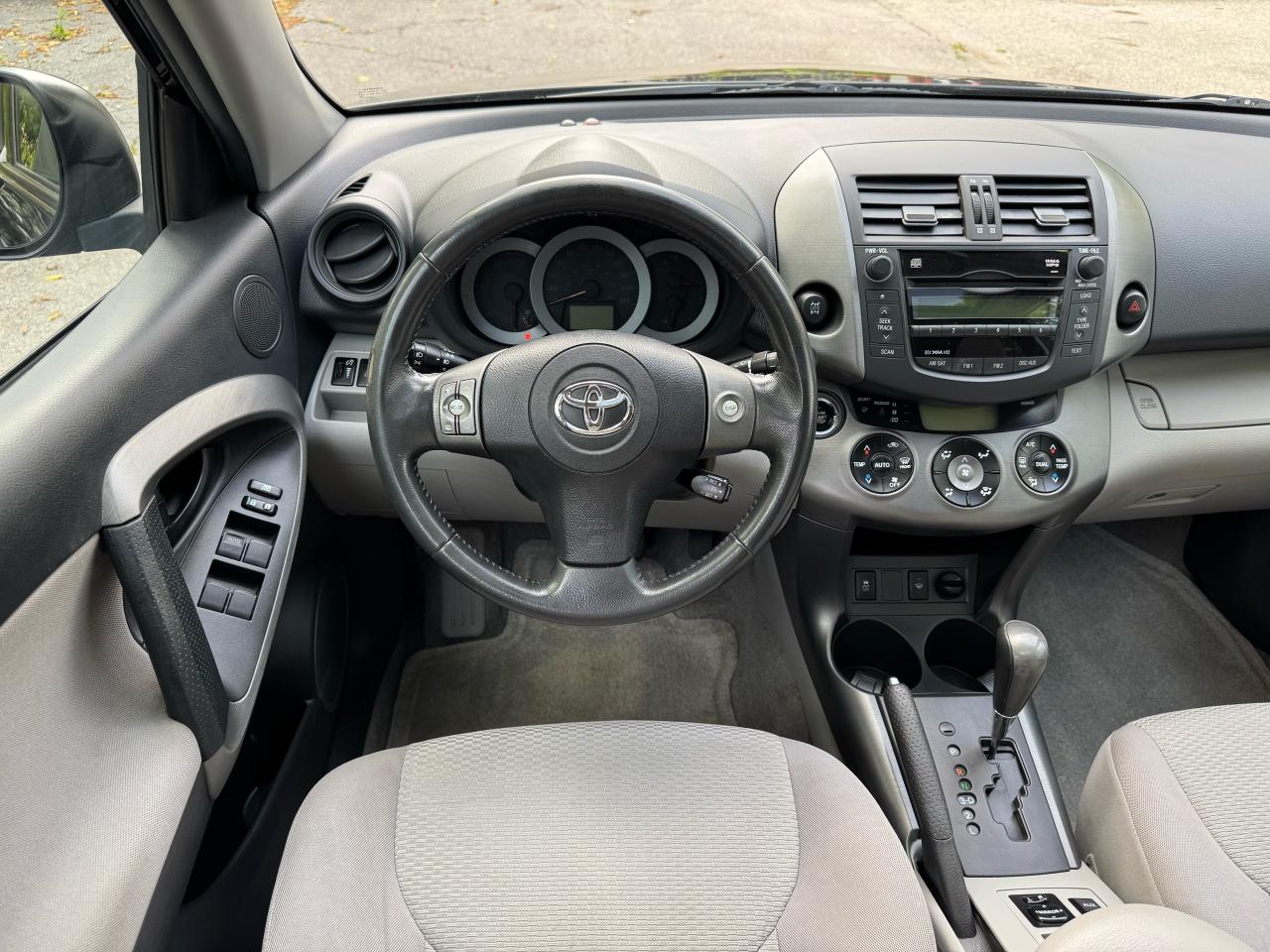 2010 Toyota RAV4 LIMITED  - Photo #10