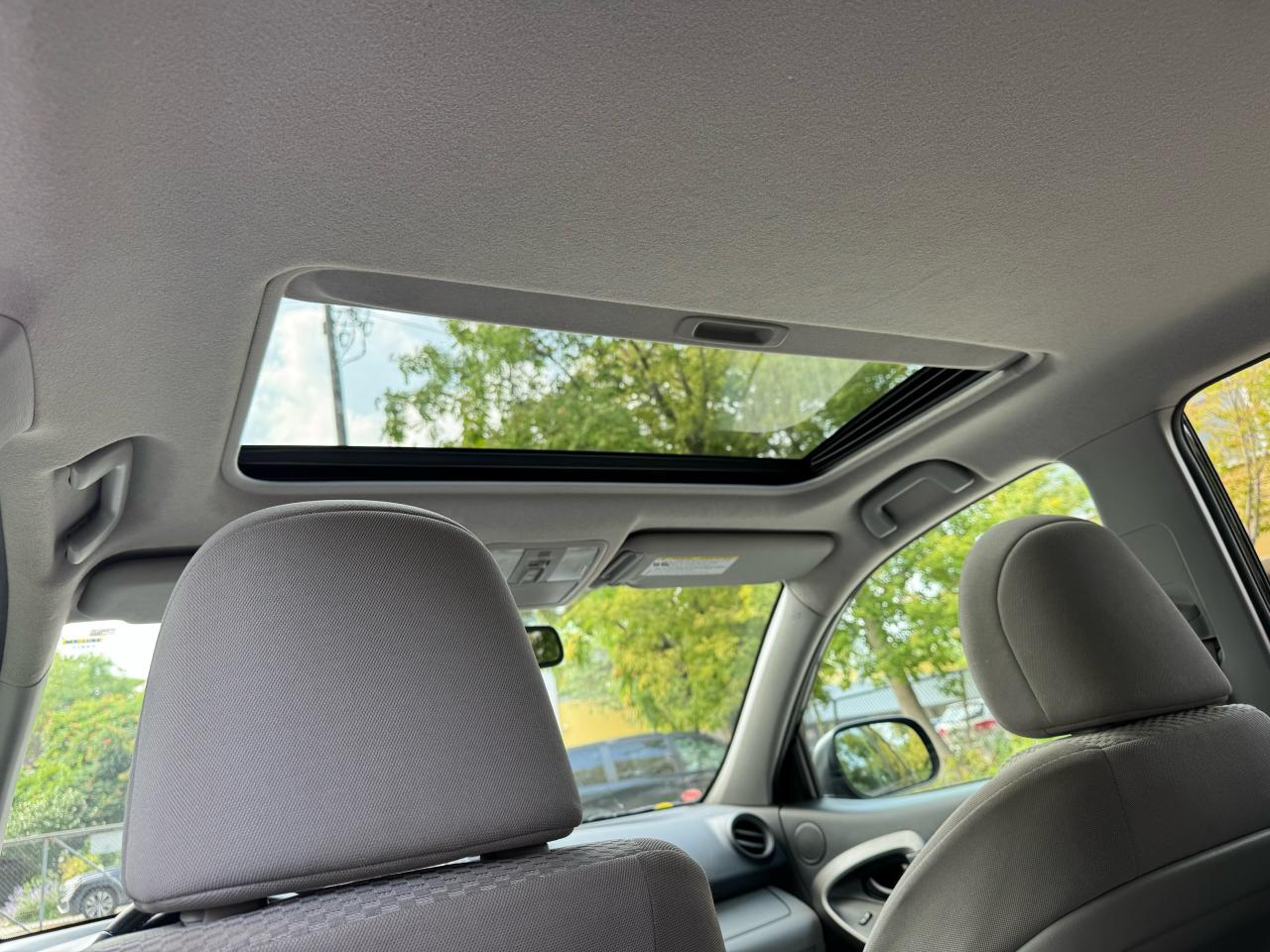 2010 Toyota RAV4 LIMITED  - Photo #12