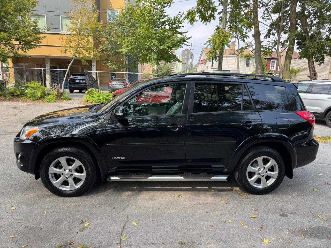 2010 Toyota RAV4 LIMITED  - Photo #2