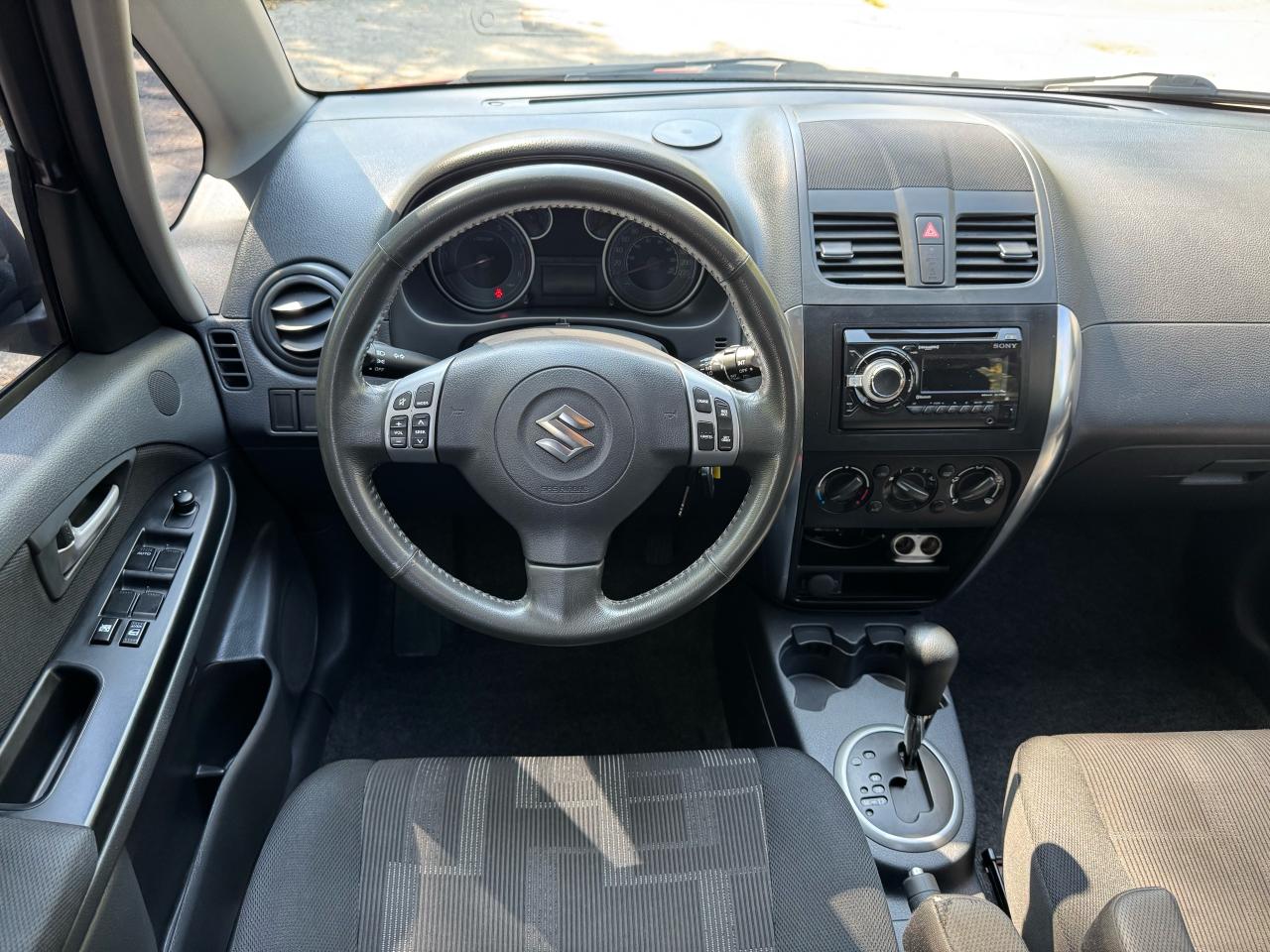 2011 Suzuki SX4 JX - AWD - Photo #2