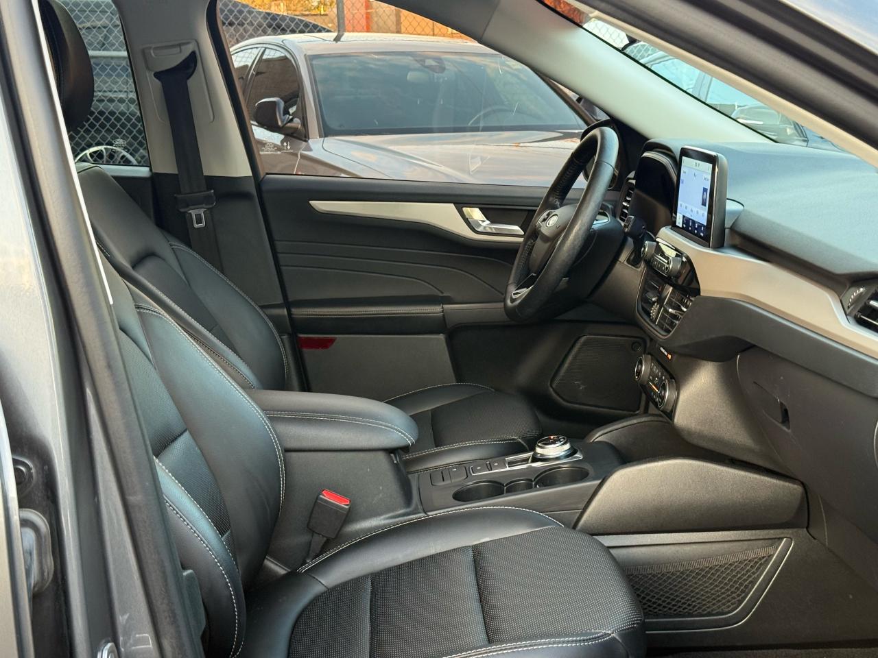 2021 Ford Escape SEL Hybrid - Photo #11