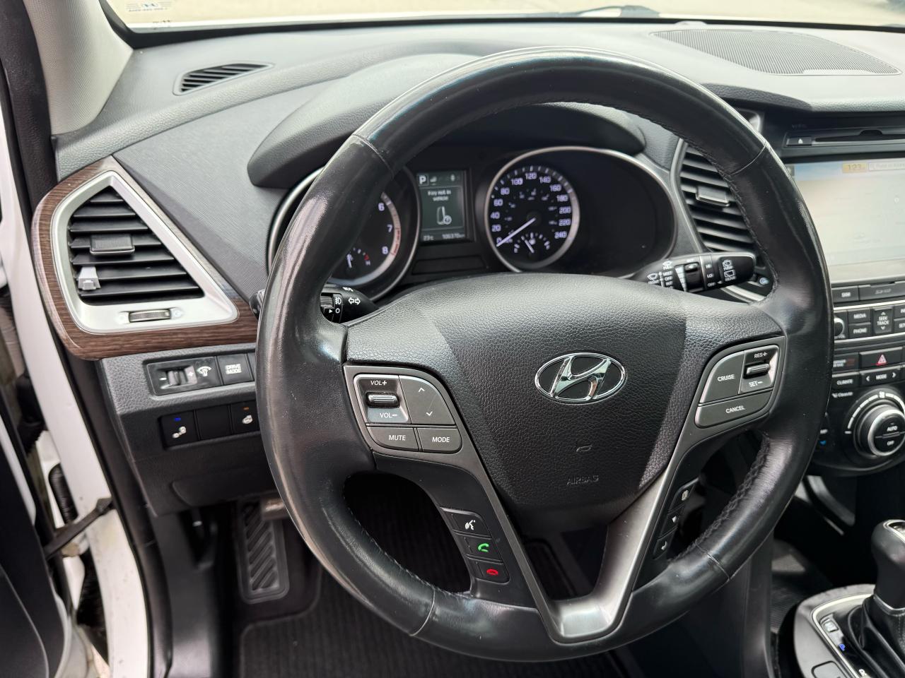 2018 Hyundai Santa Fe Sport Luxury AWD PANORAMIC ROOF NAVIGATION - Photo #14