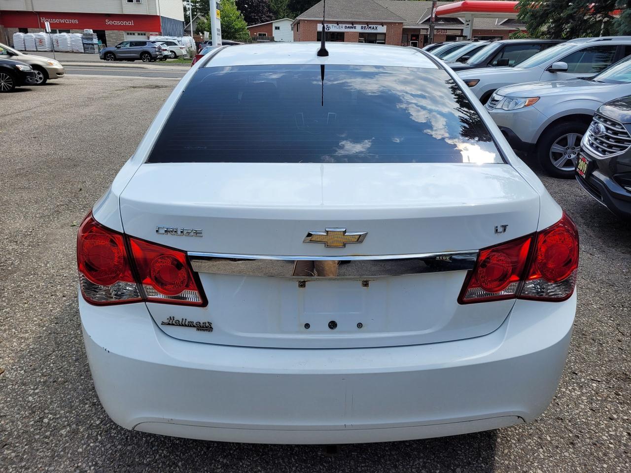 2014 Chevrolet Cruze 4dr Sdn 1LT 1-Owner Clean CarFax Finance Trades OK Photo2