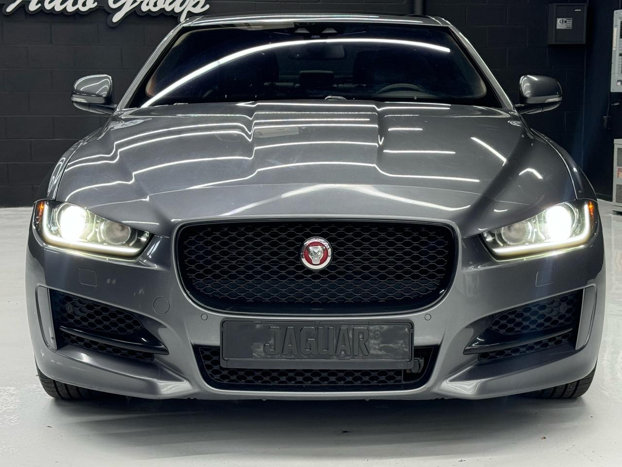 2018 Jaguar XE R-SPORT|25T|NAV|BACKUP|BSM|LKA|FCW| - Photo #2