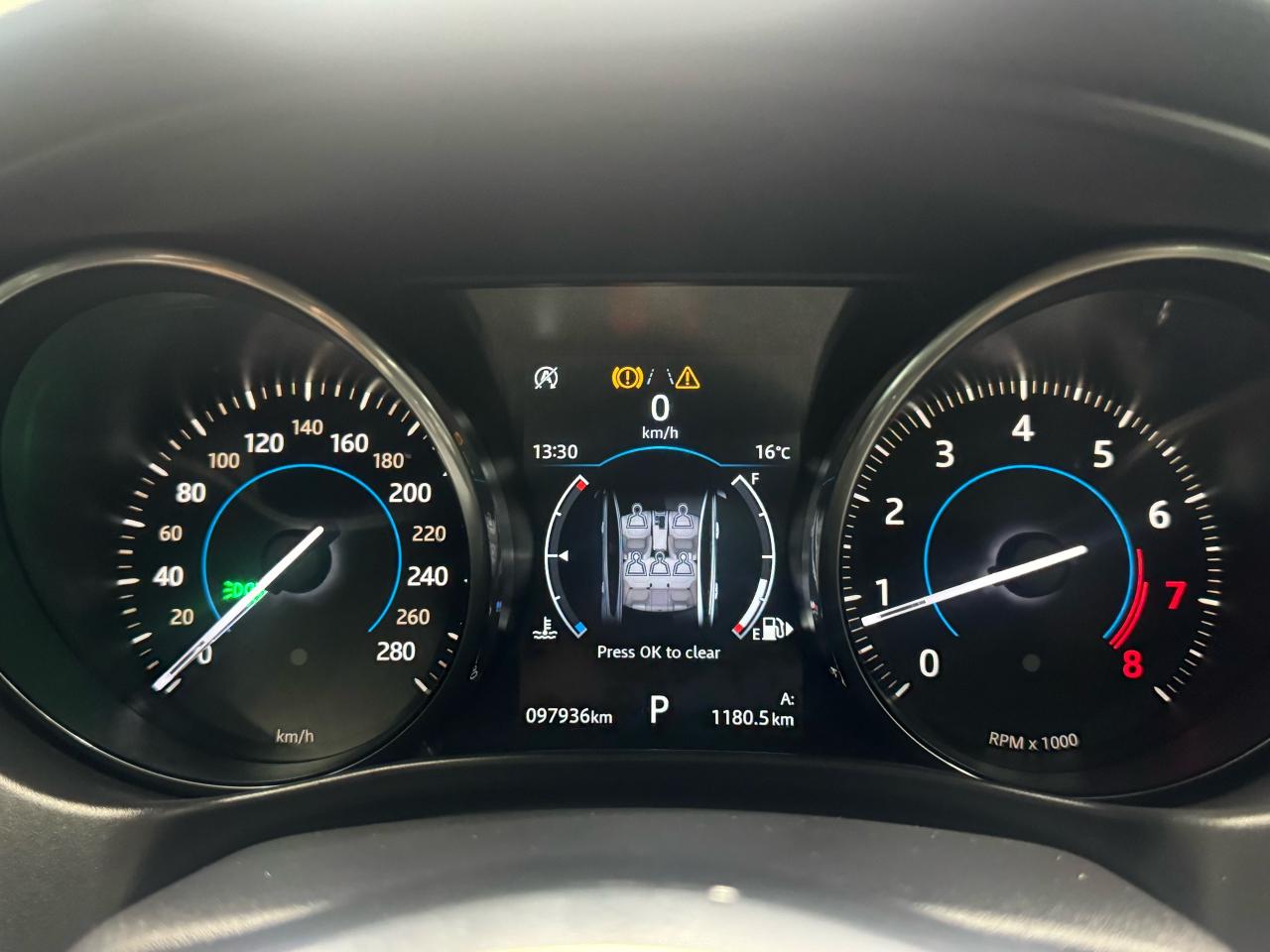 2018 Jaguar XE R-SPORT|25T|NAV|BACKUP|BSM|LKA|FCW| - Photo #13