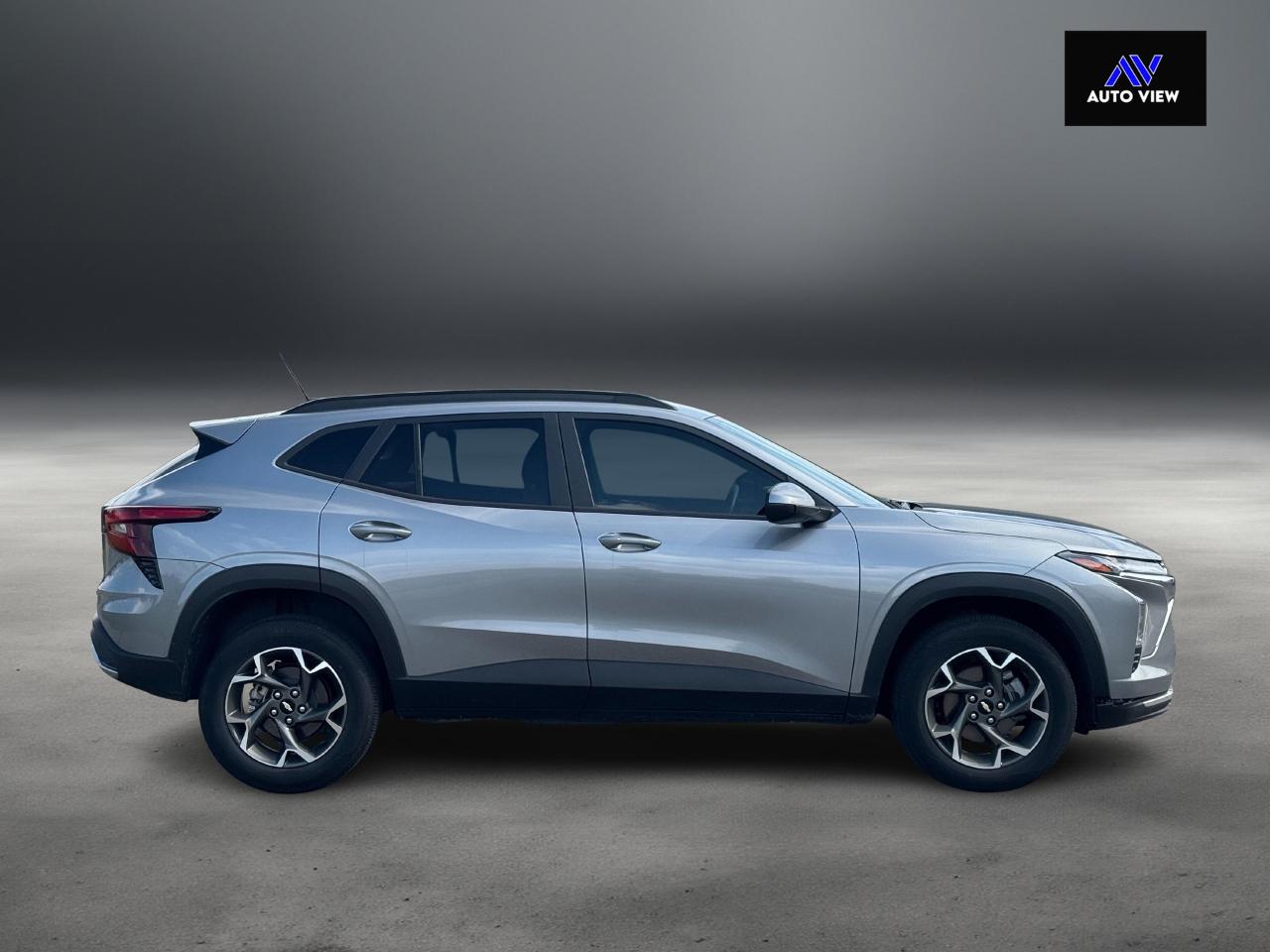 2024 Chevrolet Trax LT **CLEAN CARFAX** Photo3