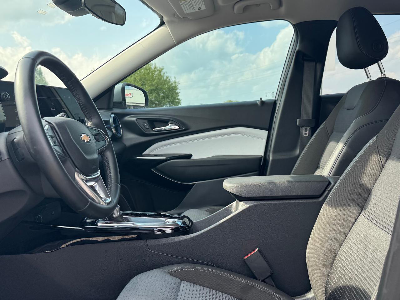 2024 Chevrolet Trax LT **CLEAN CARFAX** - Photo #25