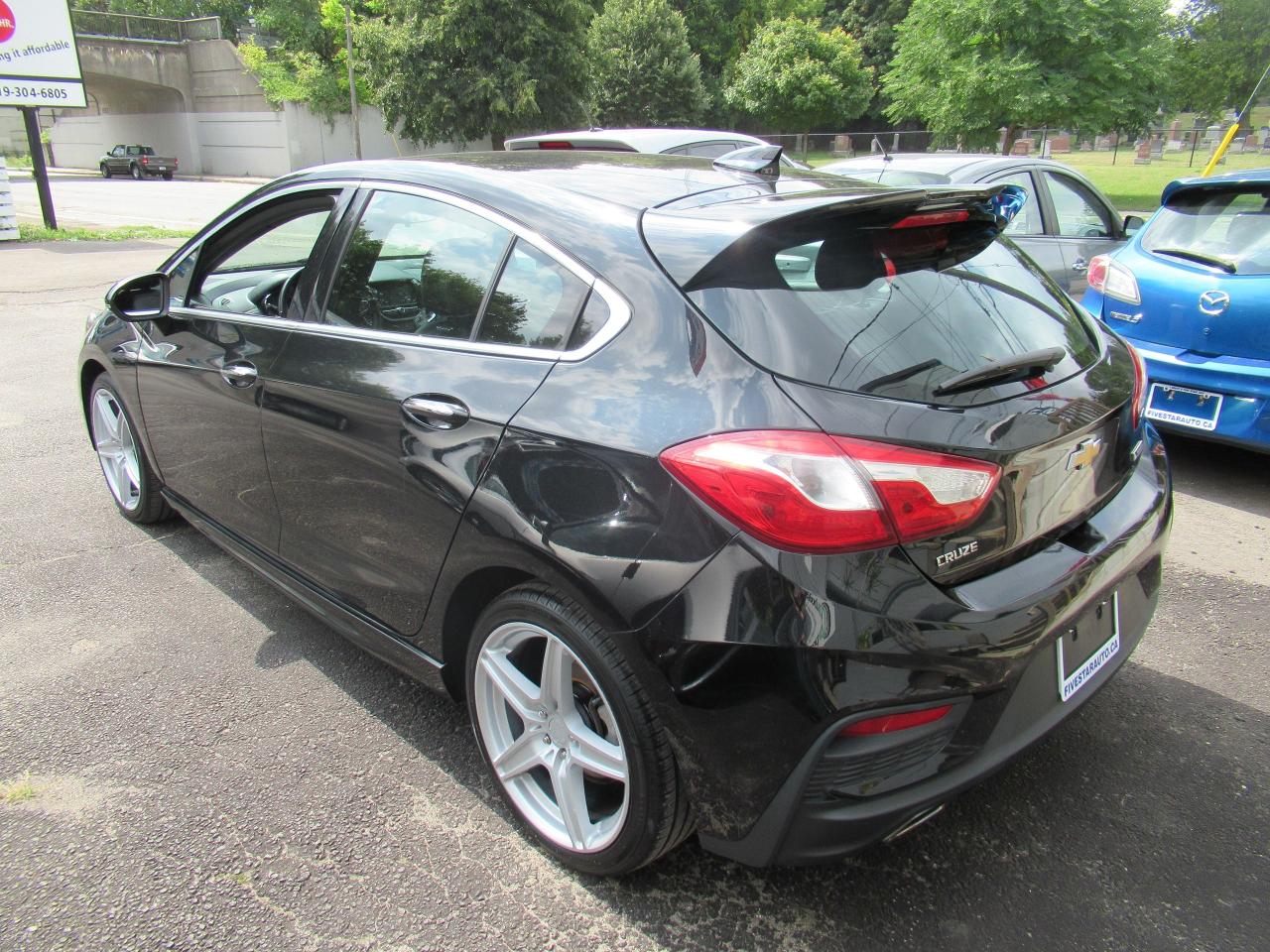 2017 Chevrolet Cruze Premier Photo2