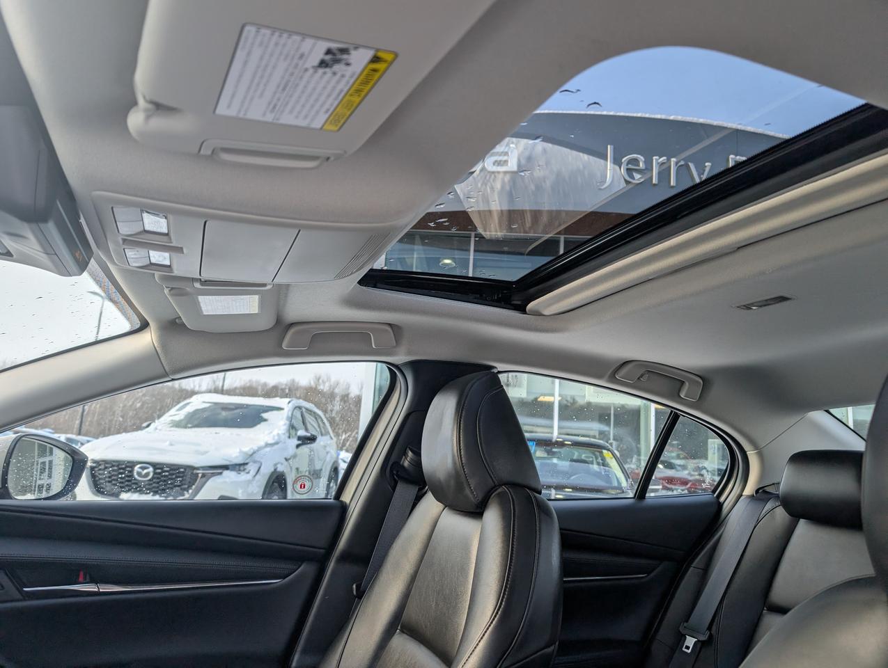 2024 Mazda MAZDA3 GS Photo