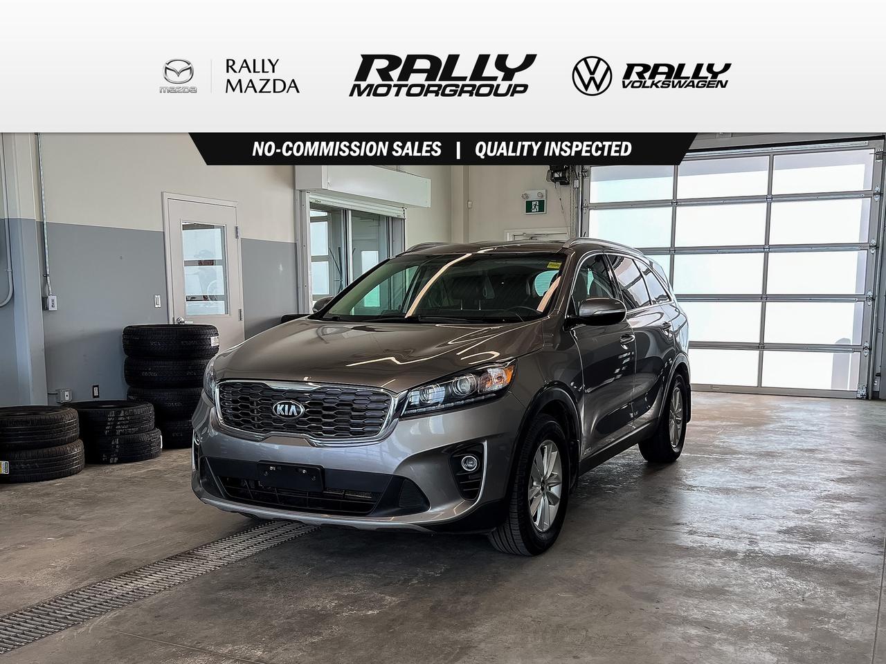 All wheel drive 7 Passenger, BAckup Camera, Leather seats and so much more!