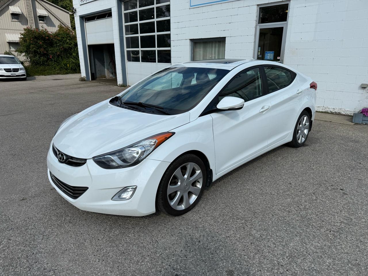 2013 Hyundai Elantra Limited Photo5