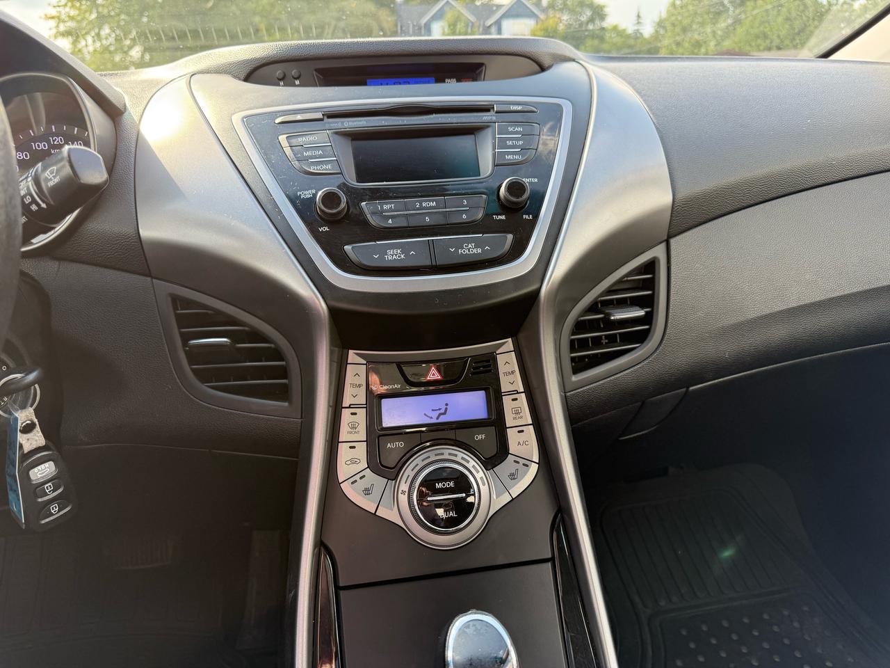 2013 Hyundai Elantra Limited Photo