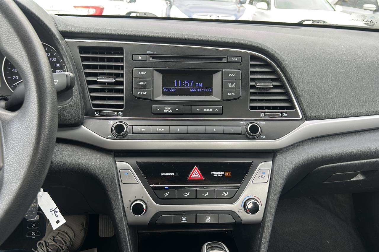 2017 Hyundai Elantra LE REBUILT TITLE - Photo #14