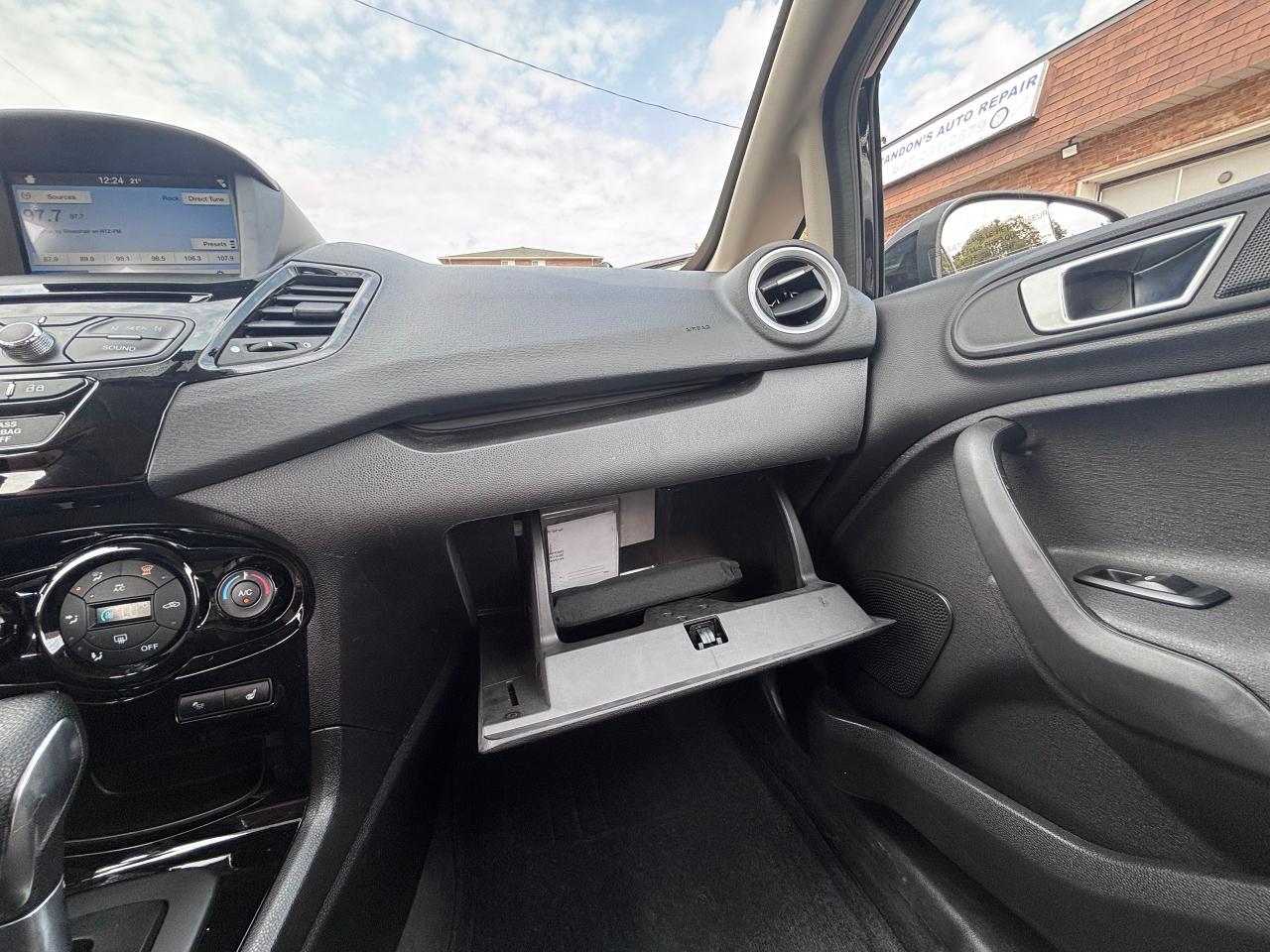 2016 Ford Fiesta SUPER CLEAN LOW KMS! - Photo #24
