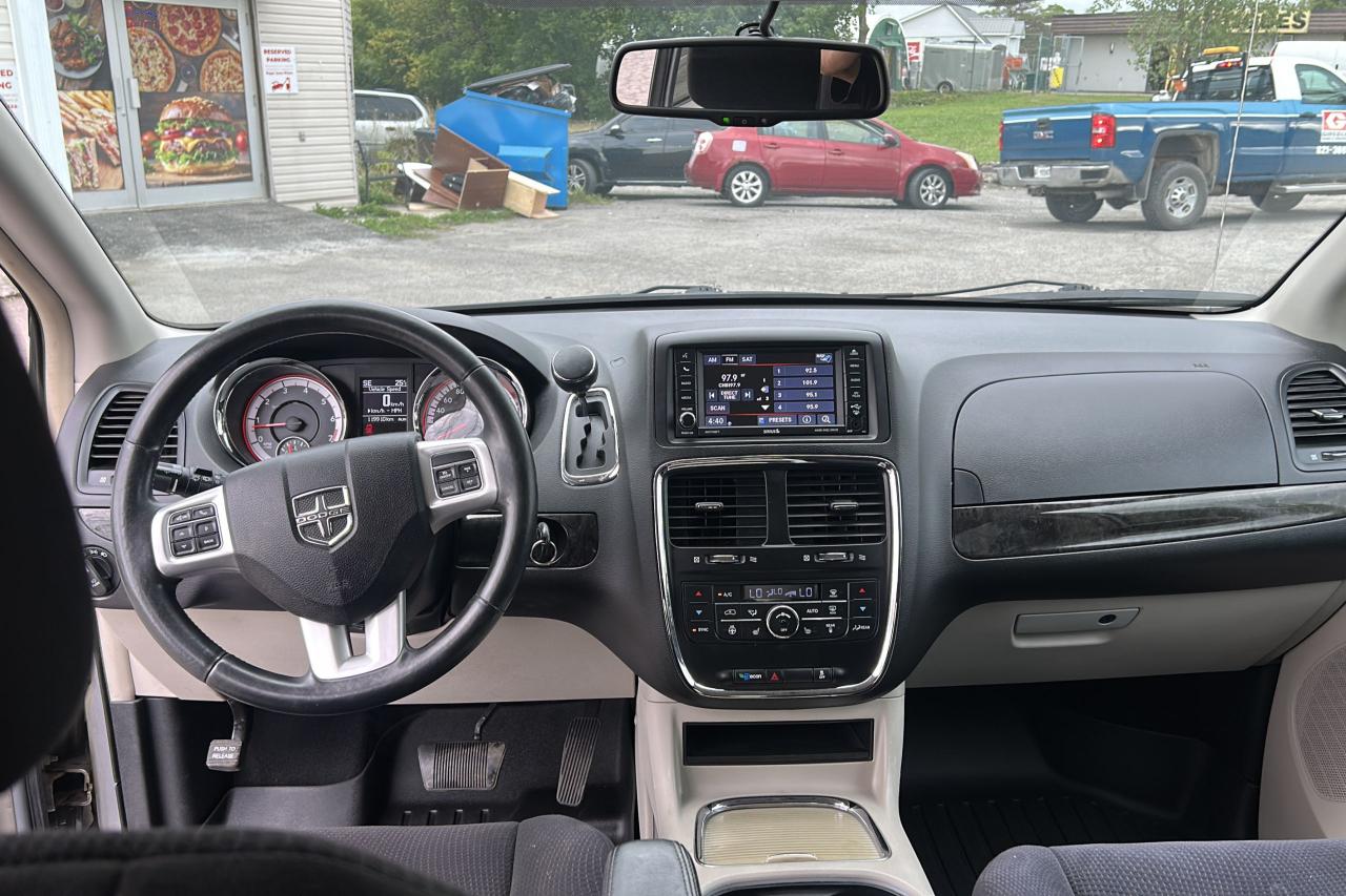 2013 Dodge Grand Caravan Crew REBUILT TITLE - Photo #11