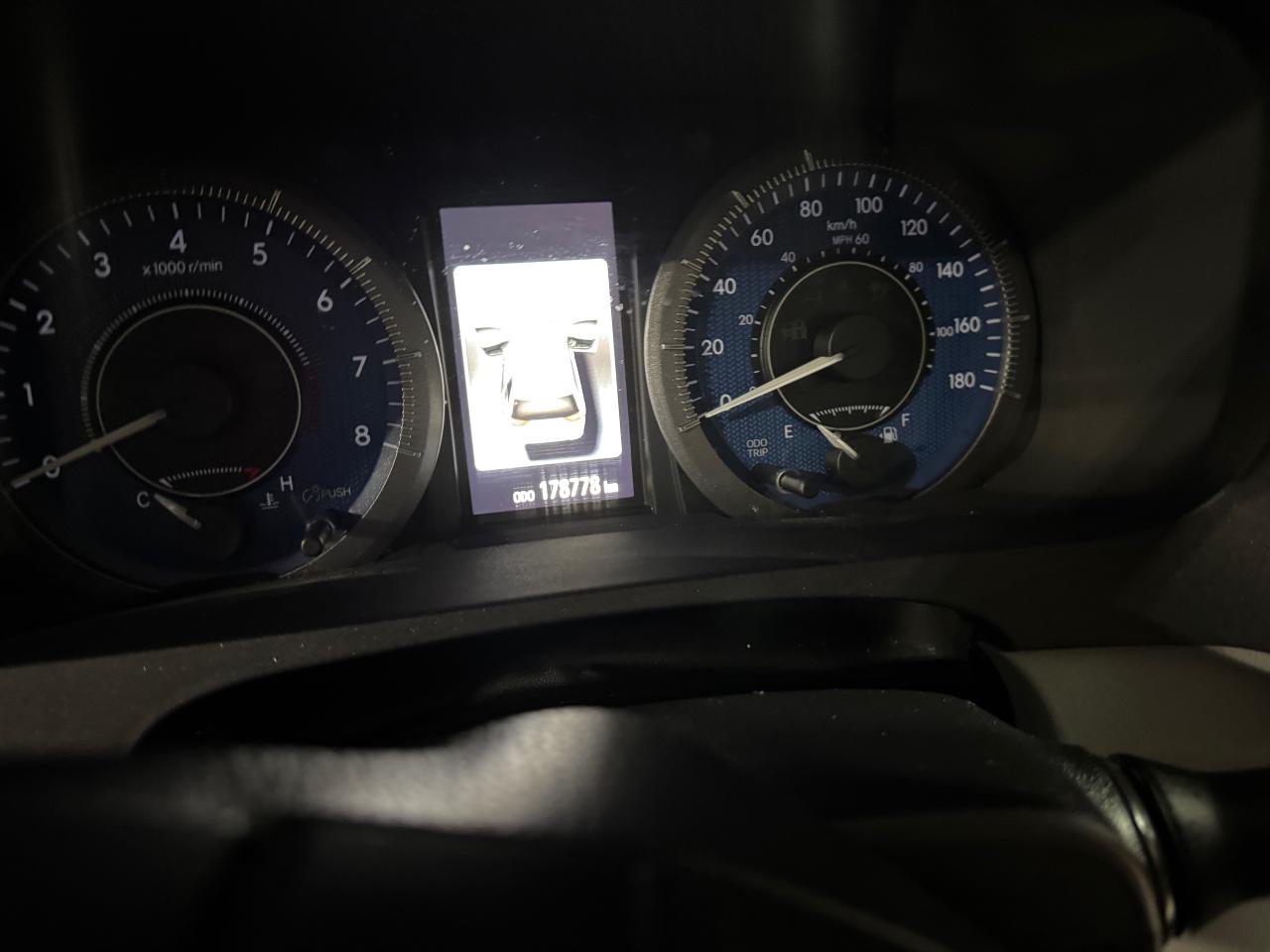 2018 Toyota Sienna LE - Photo #12