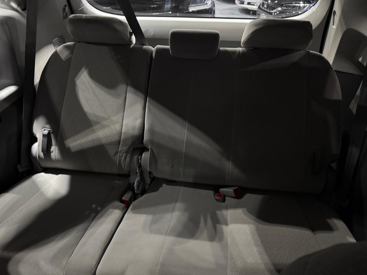 2018 Toyota Sienna LE - Photo #11